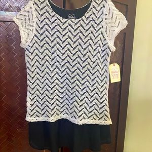 Black and White Lace Tunic Top